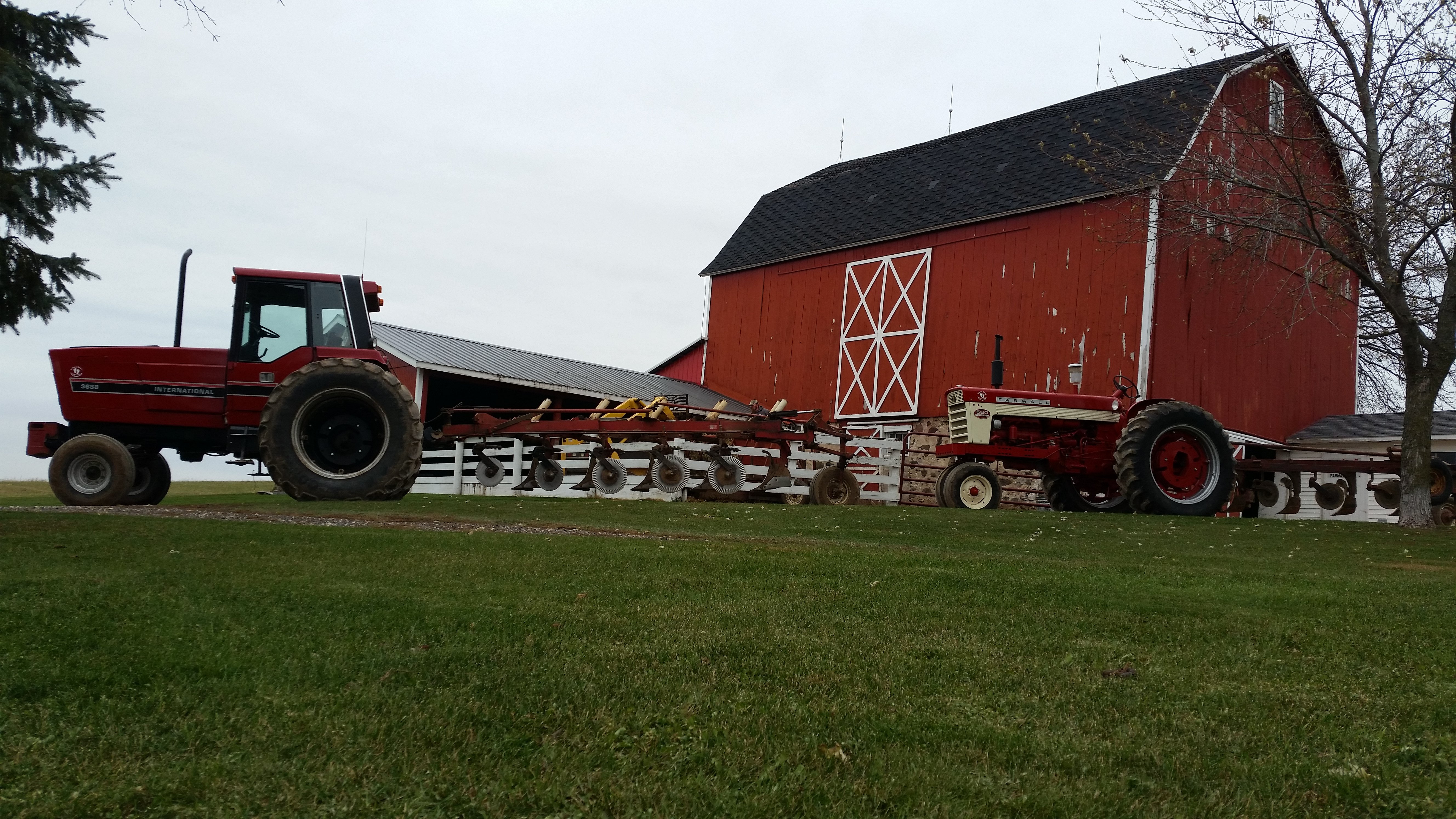 Aaron W 1983 International Harvester 3688