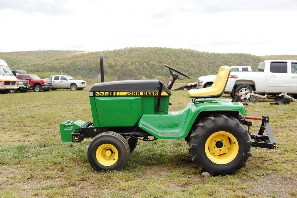 Steve H 1988 John Deere 332