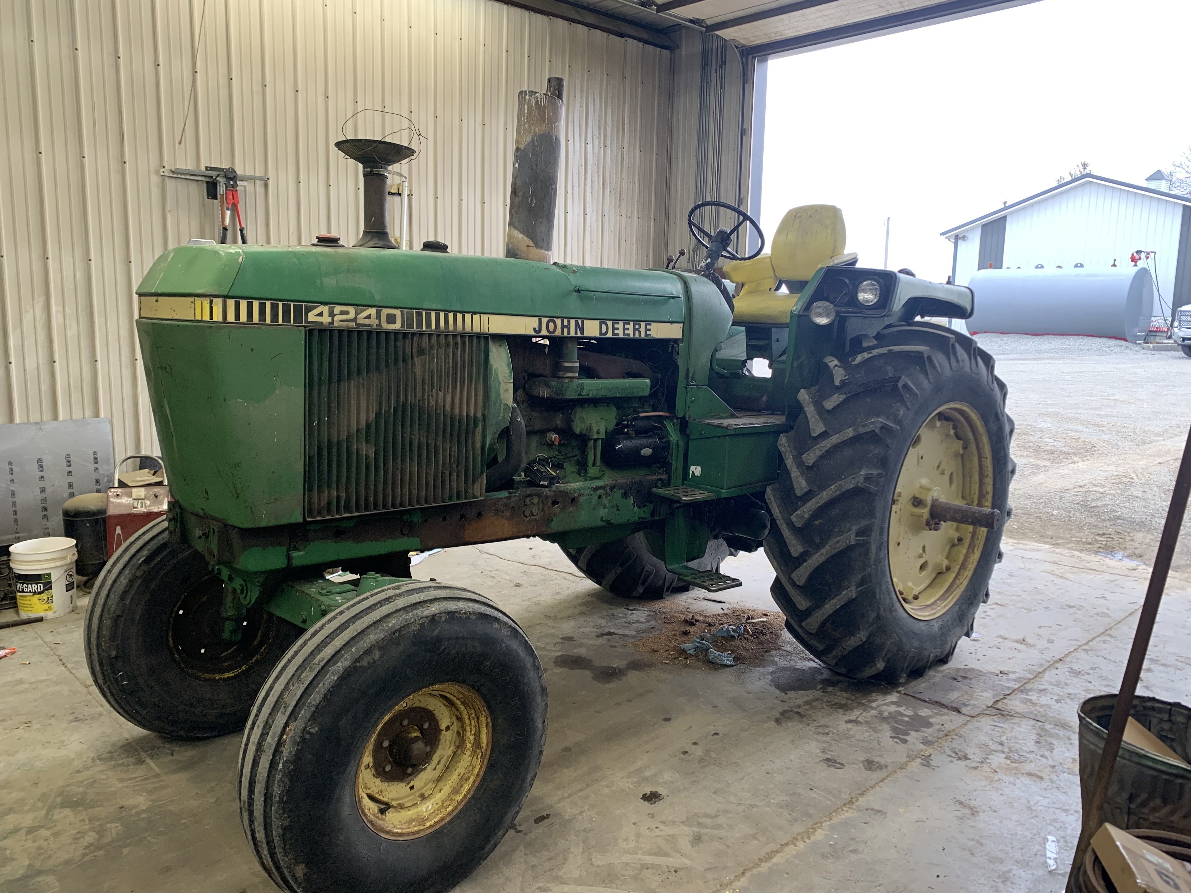 John R 1981 John Deere 4240