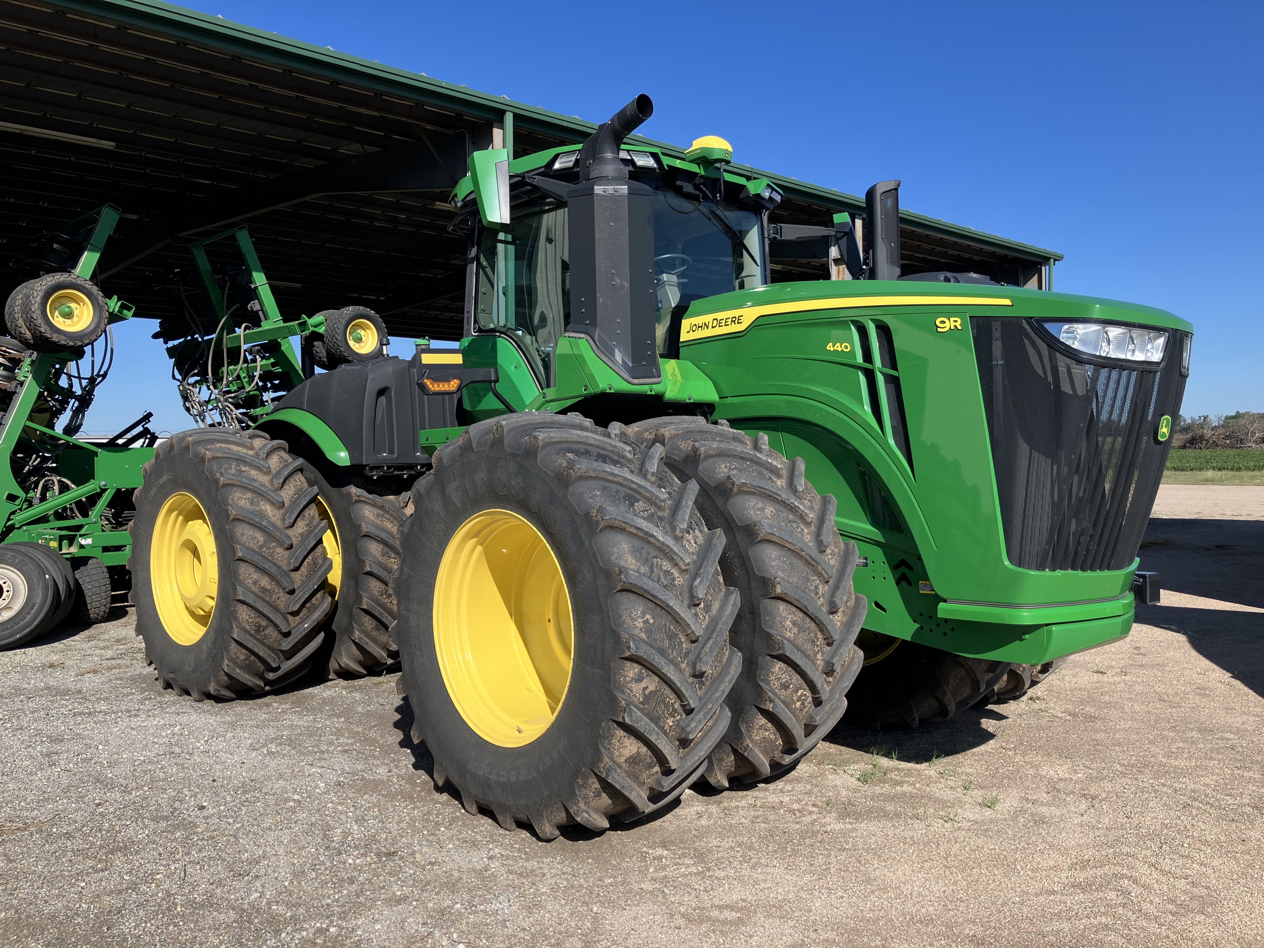 John D 2022 John Deere 9R 440