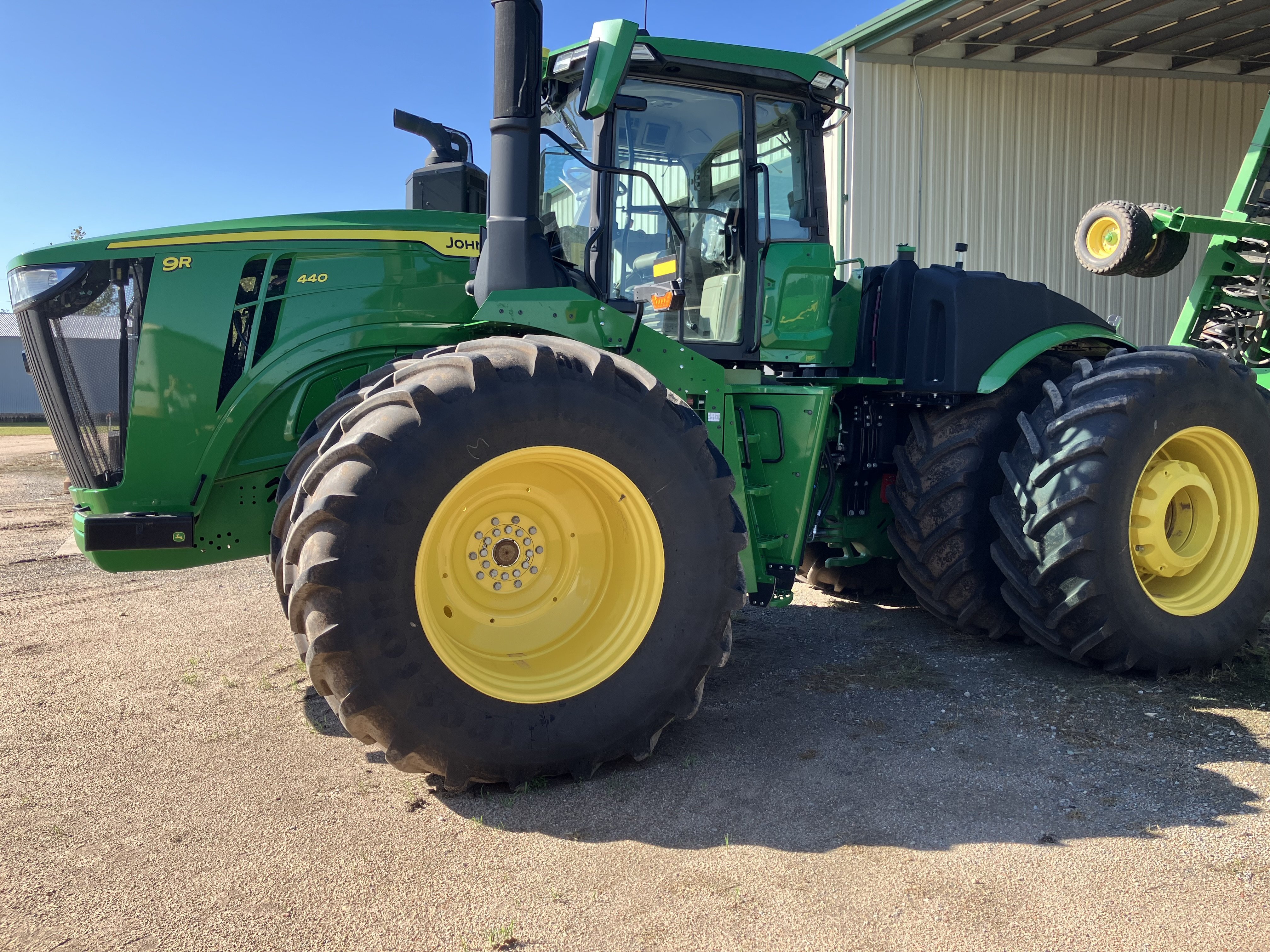 John D 2022 John Deere 9R 440
